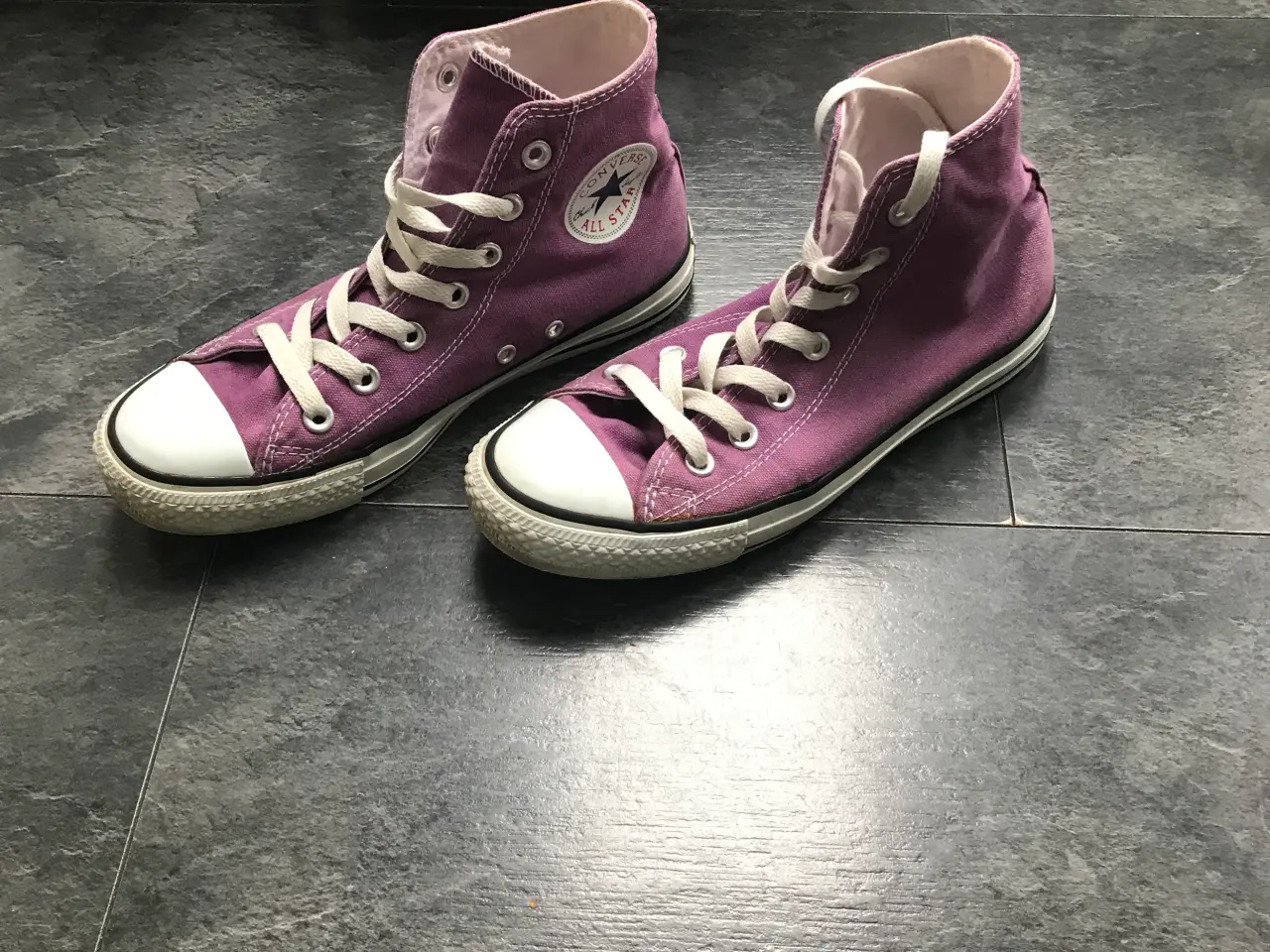 Billede 1 - Velholdte Converse all star str 38