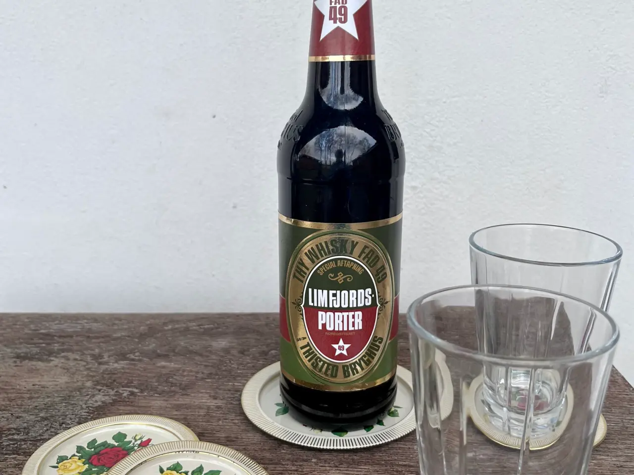 Billede 1 - IRA flaske og glasbakke.