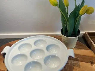 Smuk retro æbleskivepande i rødemaljeret støbejern