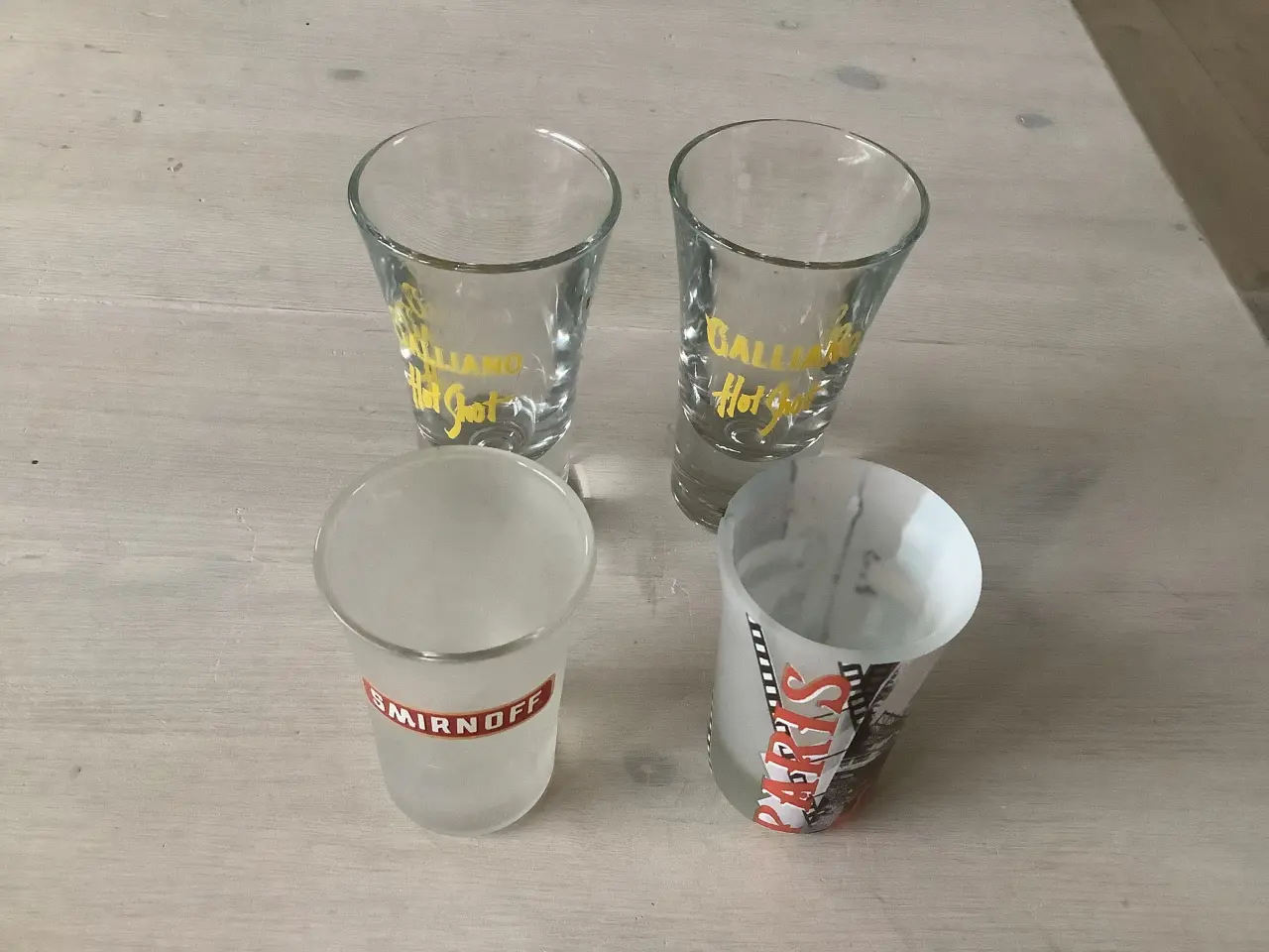 Billede 2 - 4 shotsglas med motiver