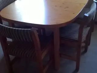 spisebord+6 stole lidt retro