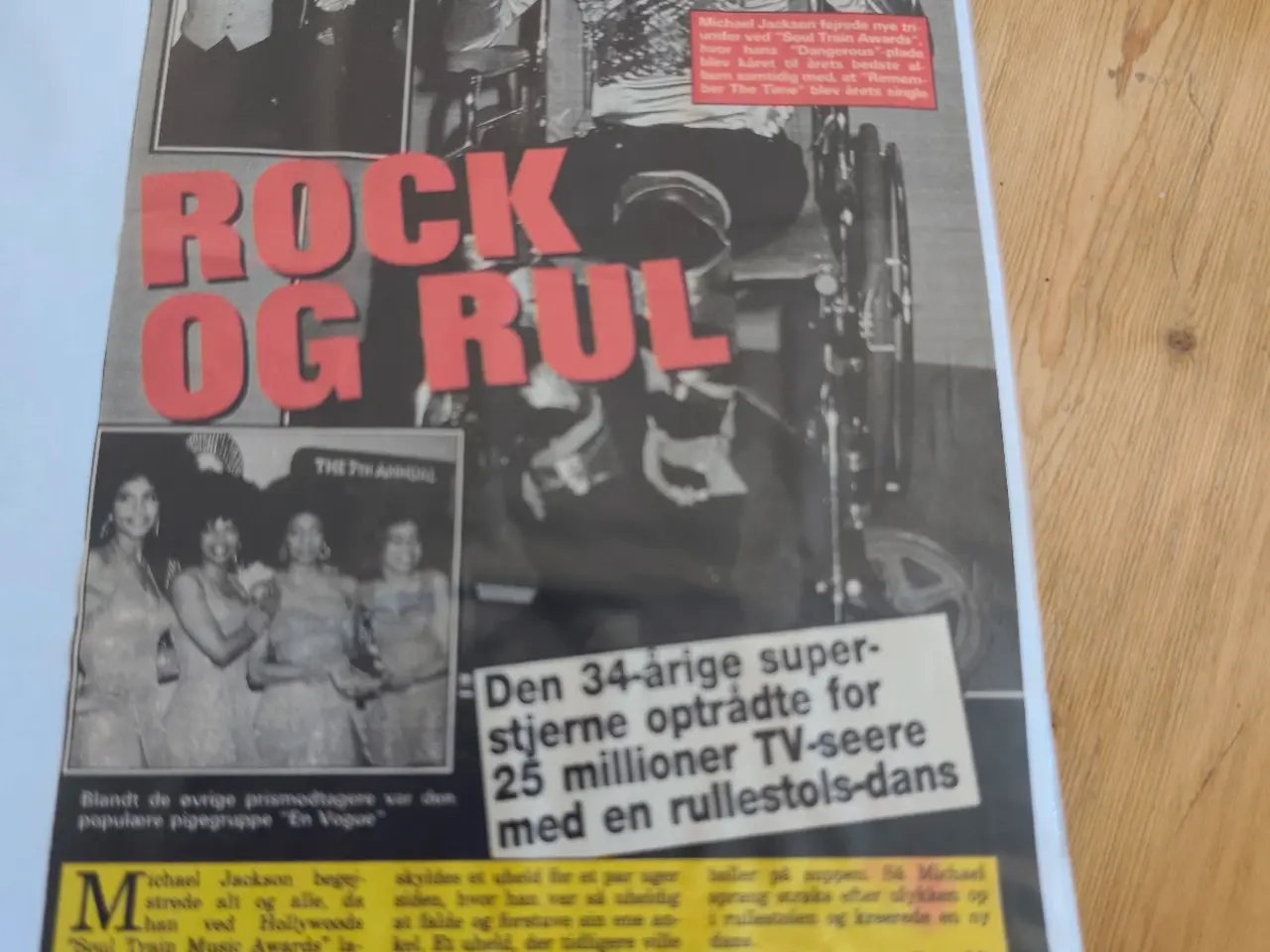 Billede 9 - Stor sort ringbind med Michael Jackson
