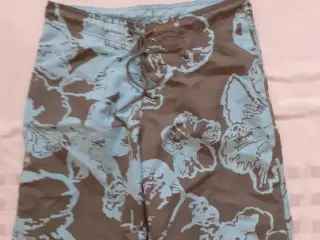 Badeshorts, str. 146, mrk. H&M, kr. 25,00.