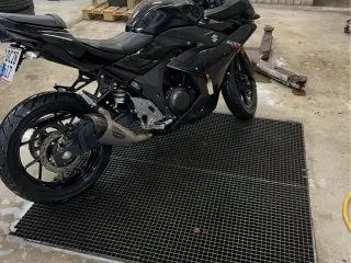 Suzuki gsx250r