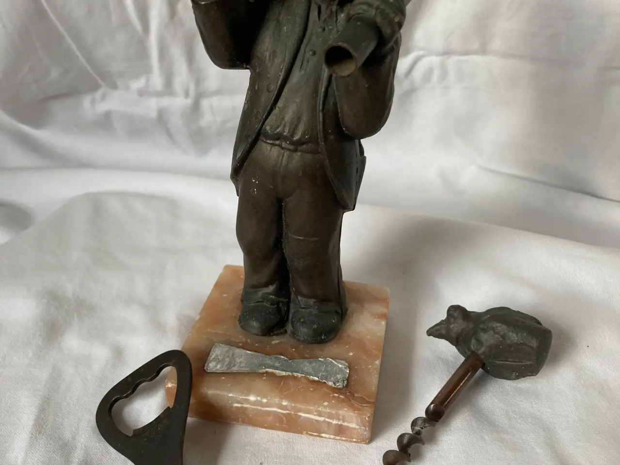 Billede 5 - Figur oplukker proptrækker