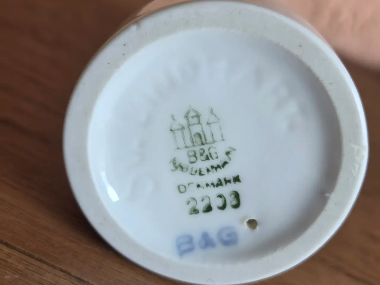 Billede 3 - Bing & Grøndahl hvid porcelænsfigur – Barn - 12cm