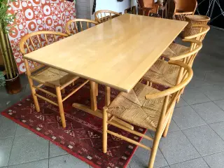 Shakerbord og 6 stk. Erik Jørgensen stole med flet