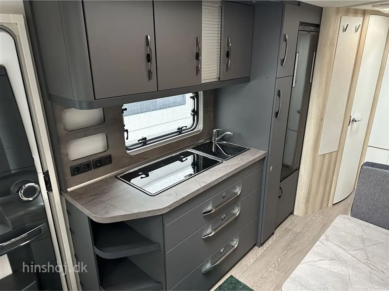 Billede 3 - 2027 - Hobby De Luxe 545 KMF 2027 Hobby med køjer fra Hinshøj Caravan