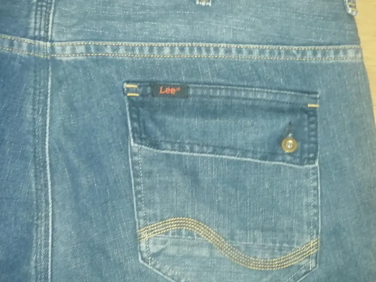 Billede 5 - LEE JEANS MED FLOTTE DETALJER W36/31, I FLOT STAND