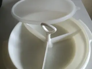 Tupperware serverings bakke