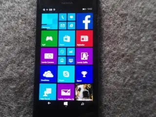 Nokia 735
