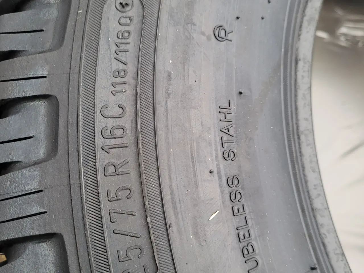Billede 2 - 225 / 75 R 16 C. Vinterdæk
