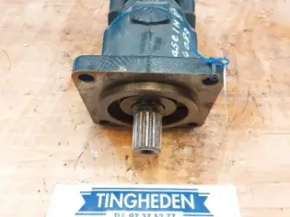 Case 9120 Hydrostatic motor 87634752
