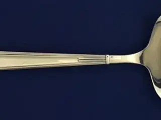 Anette Sauceske, 18 cm.
