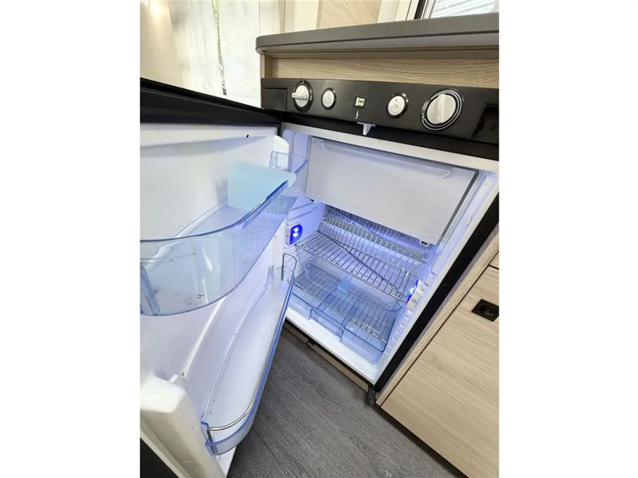 Billede 12 - 2024 - Caravelair ALBA 472 Enkeltsenge-Lamel-Gulvtemp.-Mover-Tagmarkise