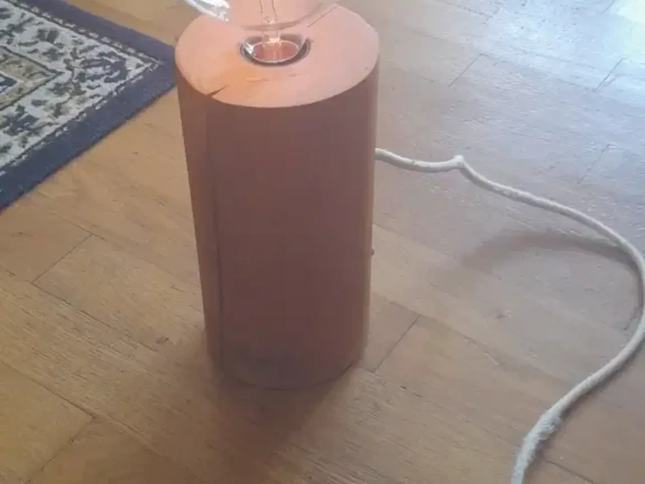 Billede 1 - Bordlampe i træ
