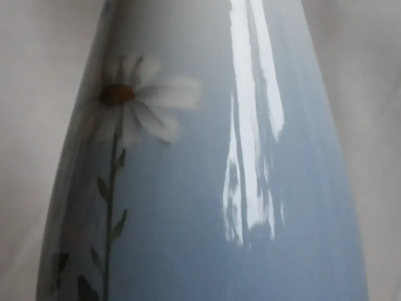 Billede 5 - Vase med blå og hvid blomst, RC 