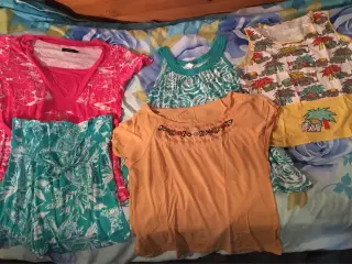 Diverse tops til salg
