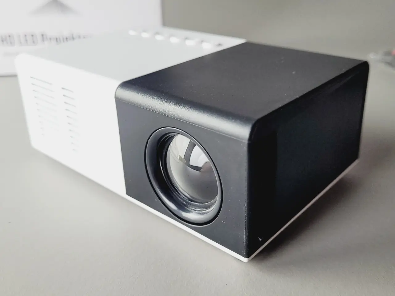 Billede 5 - ⭐️. 🎥 HD LED Mini Projektor – Kompakt og Effektiv