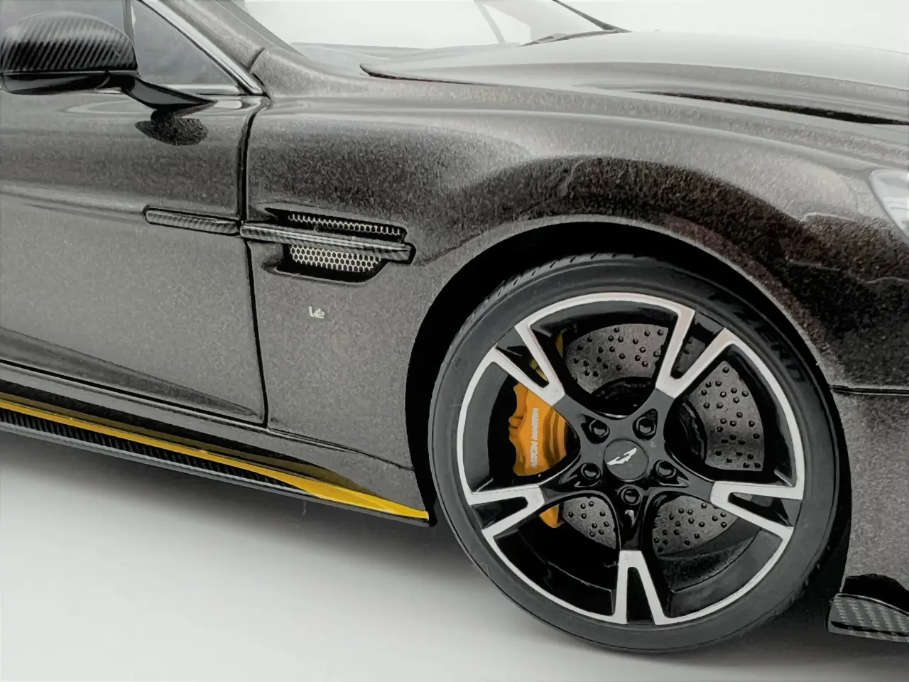 Billede 7 - 2017 Aston Martin Vanquish S AUTOart - 1:18