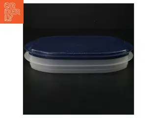 Plastik opbevaringsboks fra Tupperware med låg (str. 26x17x5 cm)