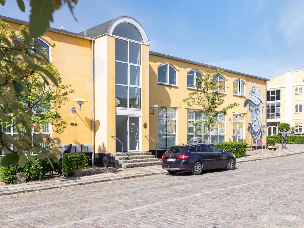 Billede 1 - Lyst og moderne kontor med fine detaljer
