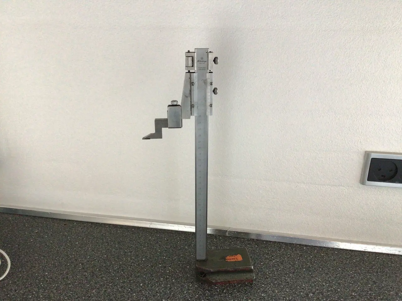 Billede 1 - Analog højderidser/højdemåler mrk. Mitutoyo 25 cm.