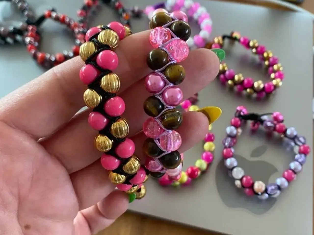 Billede 2 - Nye knyttede armbånd