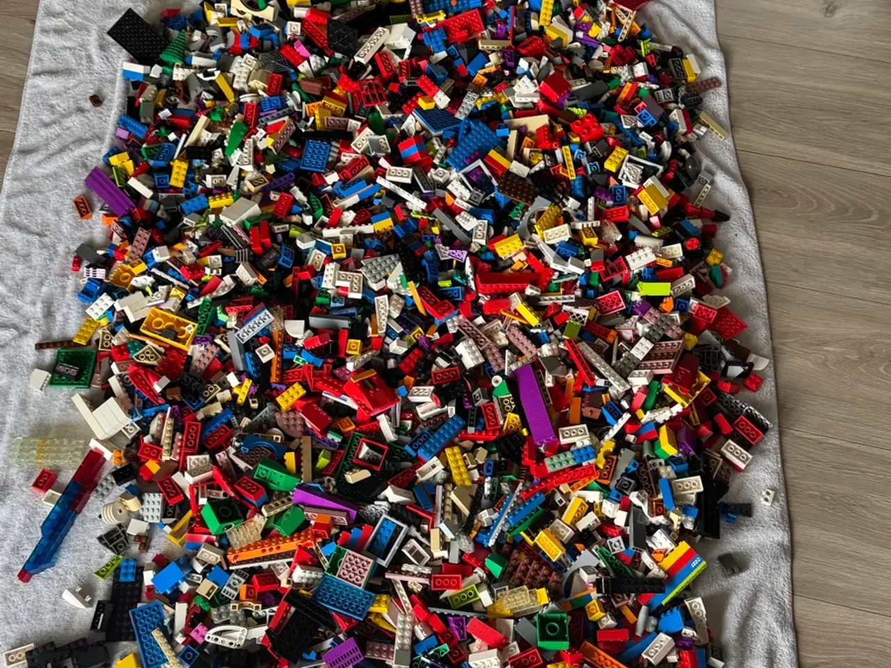 Billede 5 - Lego blandet med grøn fodboldplade