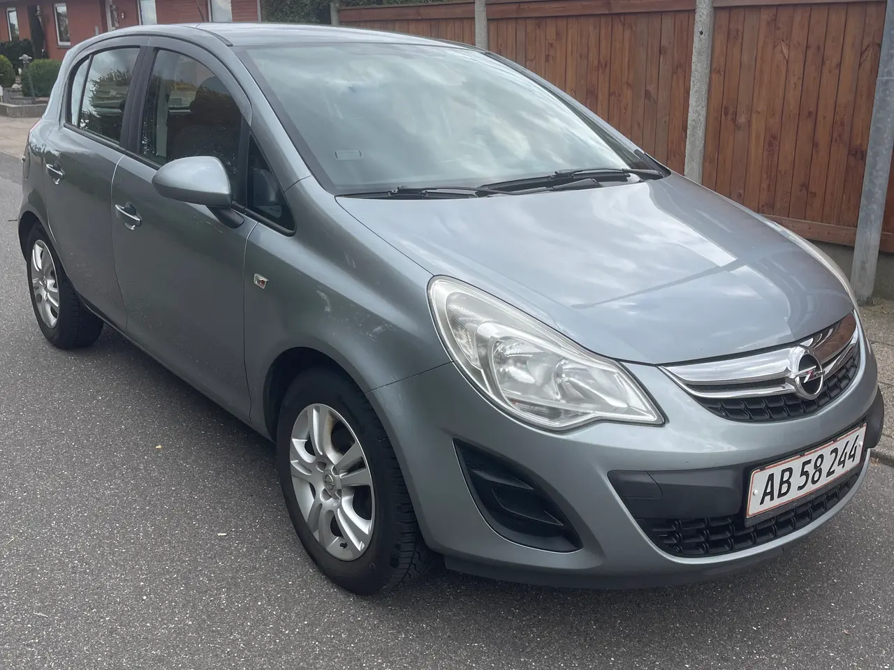 Billede 2 - Opel Corsa 1.0 5-dørs Årg 2012 Km 143000