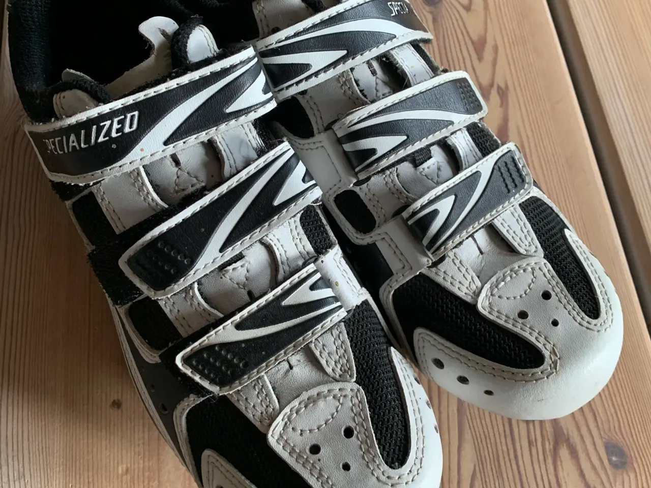 Billede 1 - To par Spinningsko