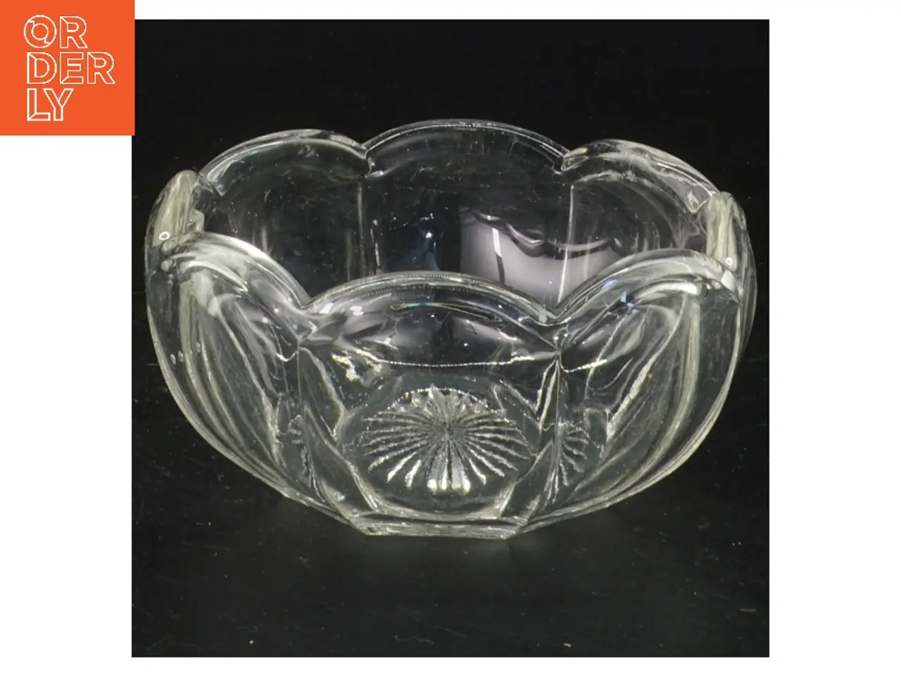 Billede 1 - Glasskål med mønster (str. Ø 10x5 cm)