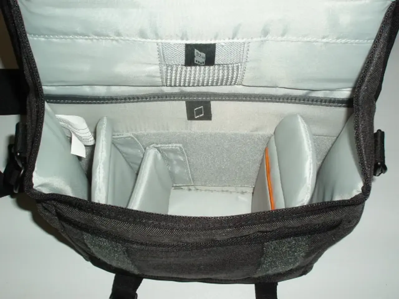 Billede 3 - Kamerataske Lowepro m-Trekker SH150