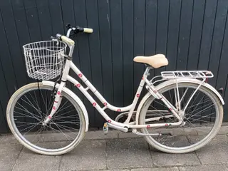  CREME FARVET SCO CYKEL MED JORDBÆR. NYVASKET. M K