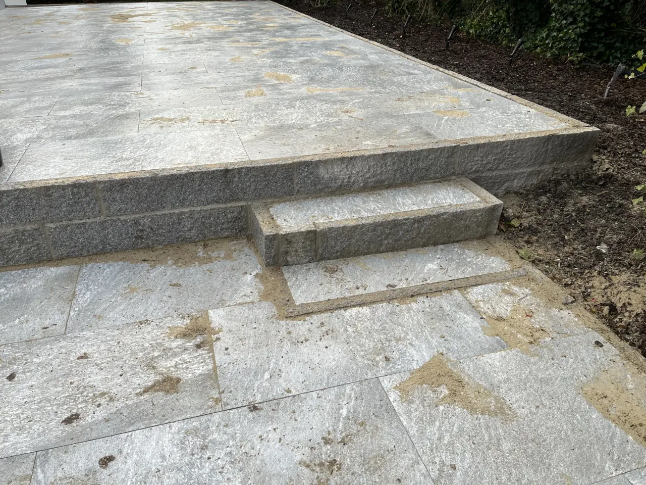 Billede 3 - Fliseterrasse – korrekt opbygning og flot finish