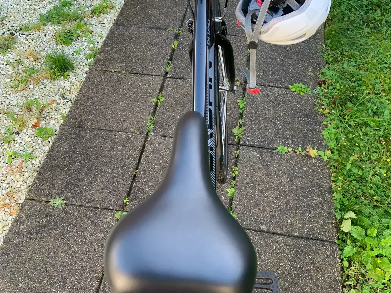 Billede 2 - Sort cykeldame