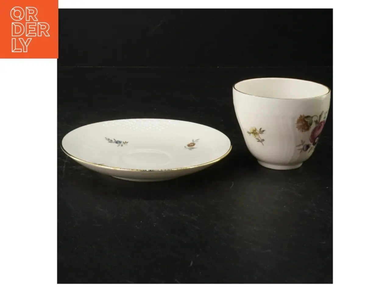 Billede 2 - Porcelænskopper med underkopper fra Royal Copenhagen