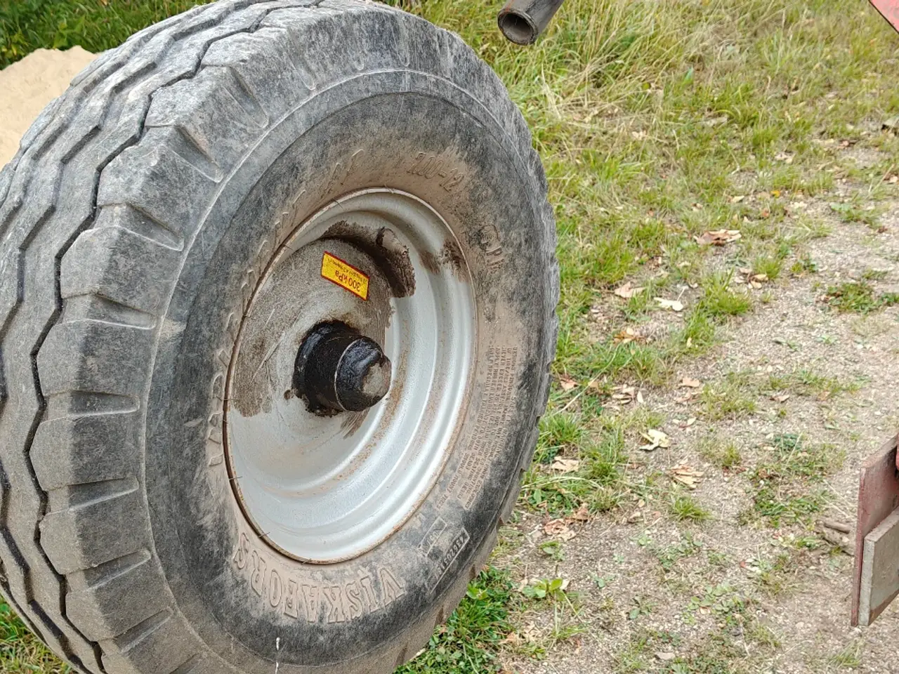 Billede 2 - 3 furet Agrolux vendeplov