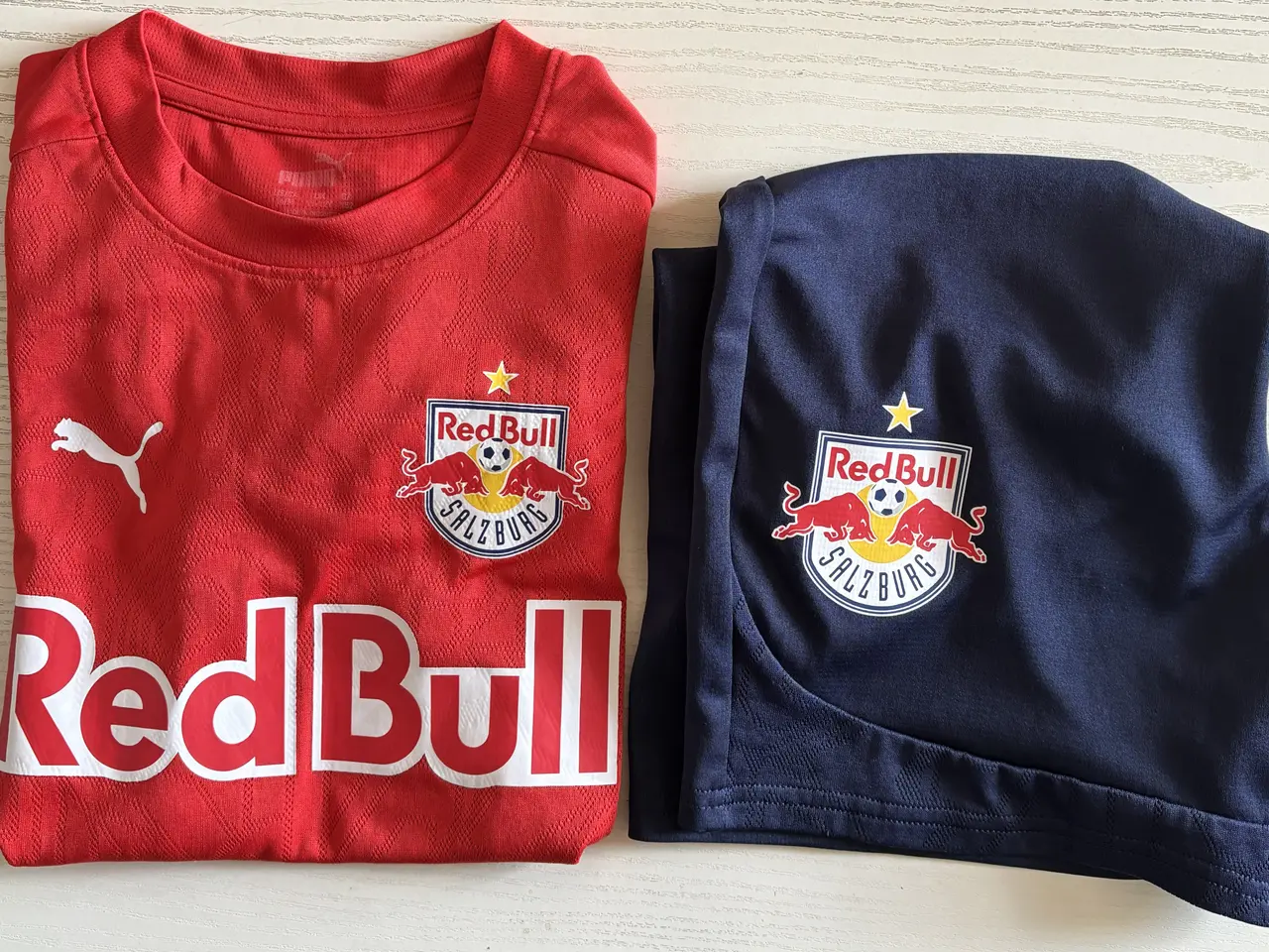 Billede 1 - Sportssæt, Bluse og shorts, Puma, FC Red Bull Sa