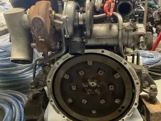 Yanmar 4JH3-HTE 100 hk diesel motor