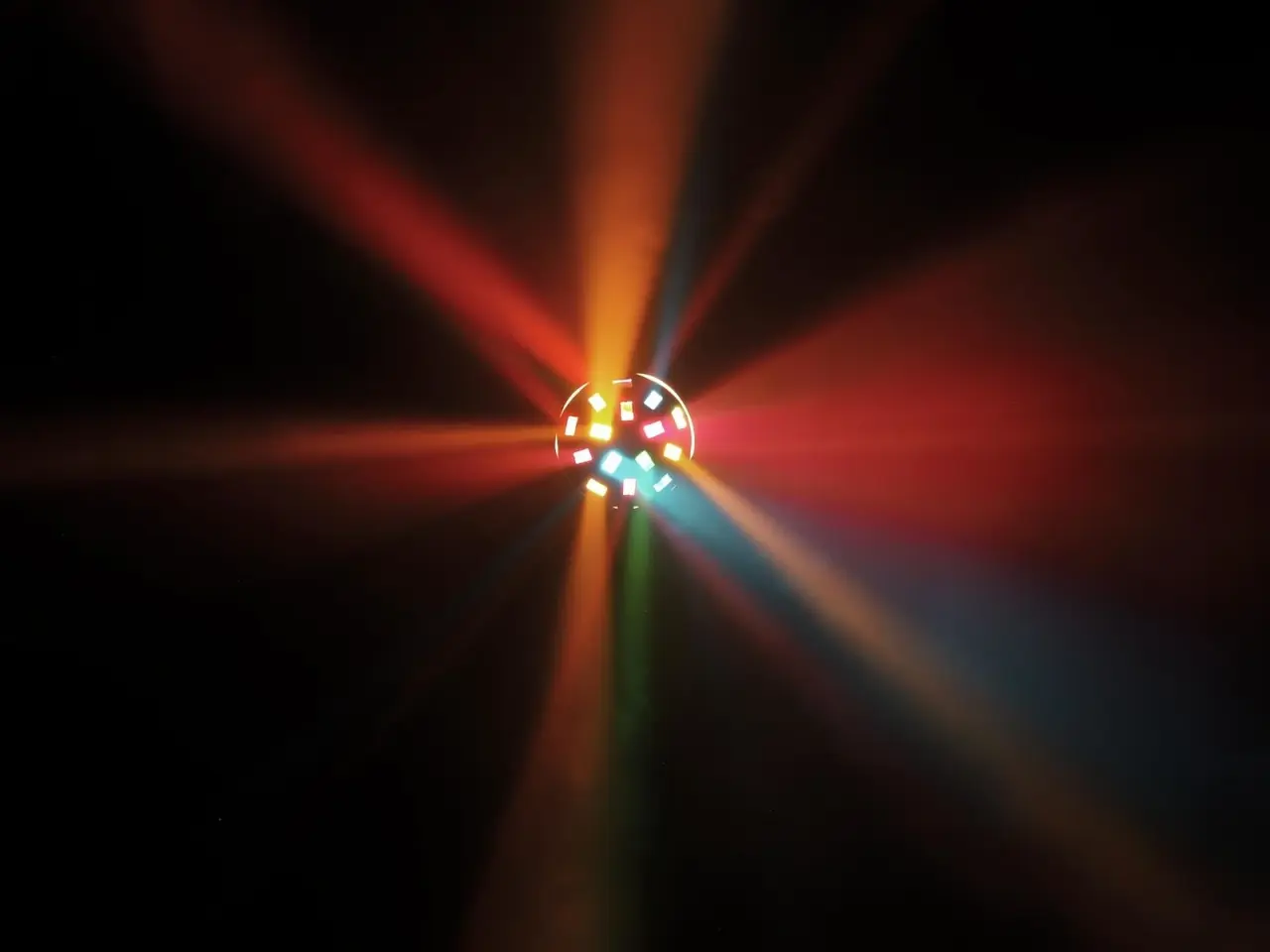 Billede 5 - Udlejes - EUROLIGHT - Z-20 - ZIG ZAG 'C' "LED COB"