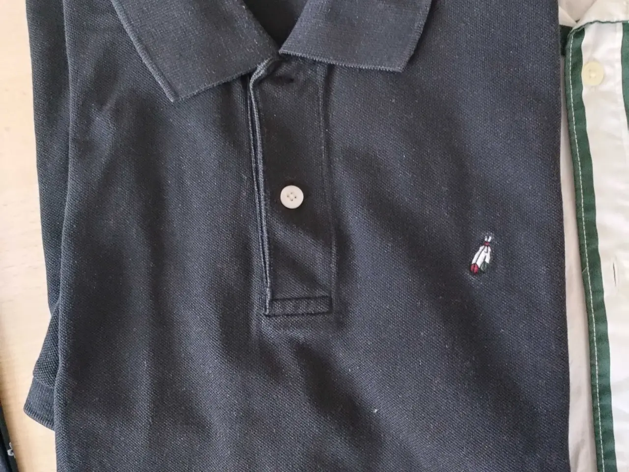 Billede 2 - Peak Performance polo + 2 skjorter str L
