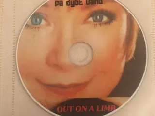 På Dybt Vand (Shirley MacLaine) på DVD