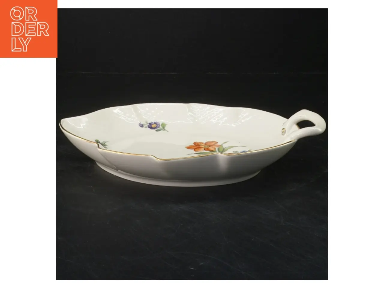 Billede 1 - B&G Saksisk blomst bladformet fad (str. 25x19 cm)