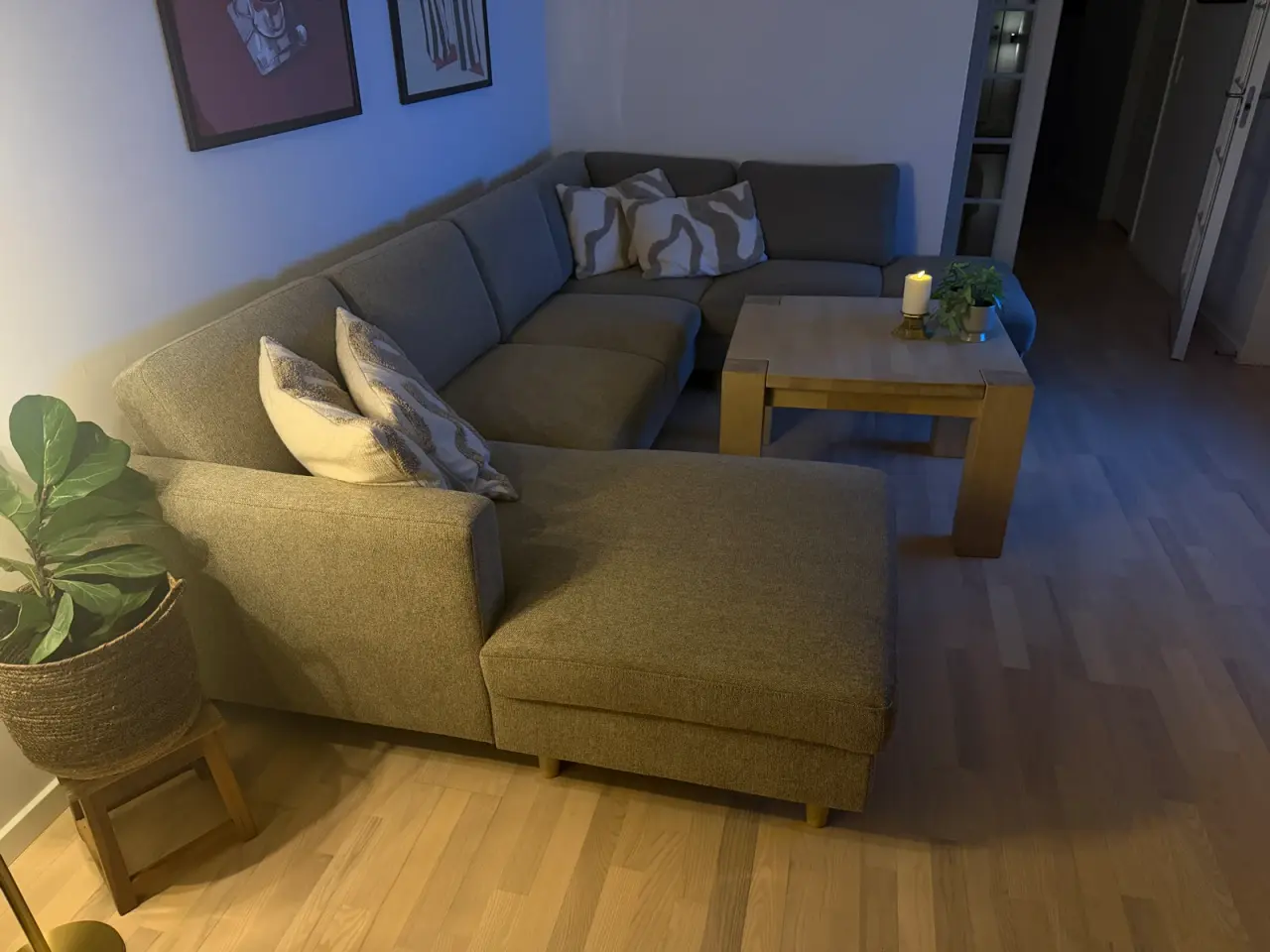 Billede 2 - Sofa i sandfarvet stof