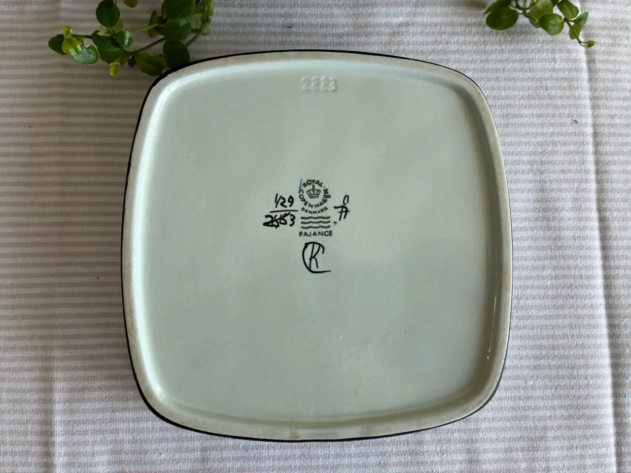 Billede 4 - Royal Copenhagen kunstfajance - Fad/skål