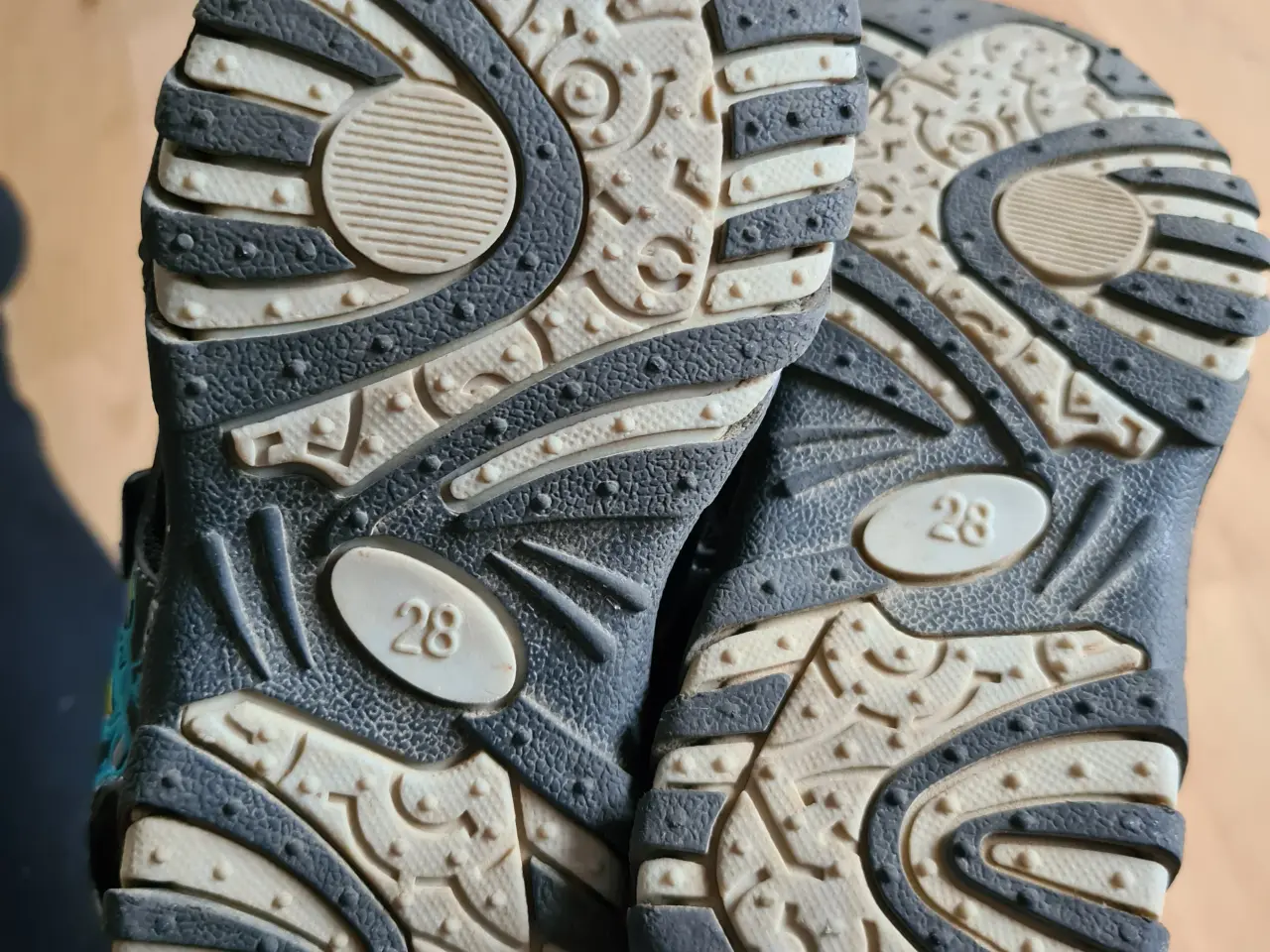 Billede 4 - Sandaler str 28 og 30