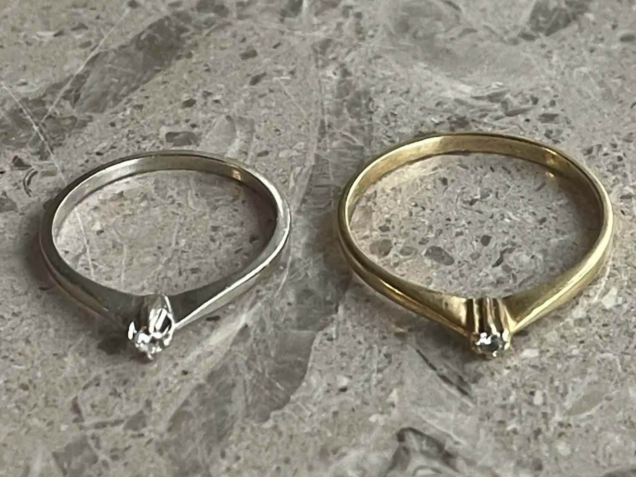 Billede 1 - Solitairering i 14 karat hvidguld.