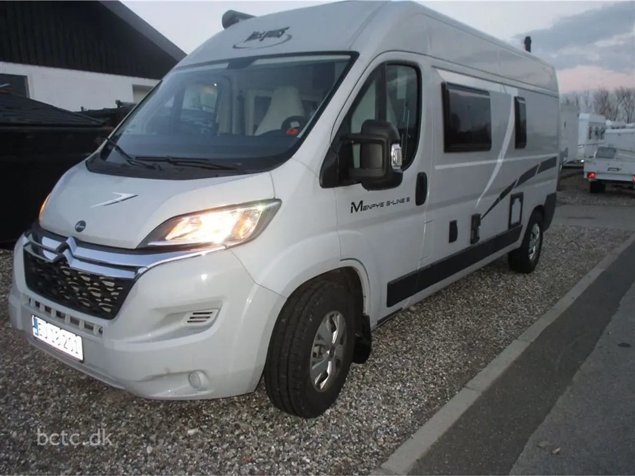 Billede 2 - 2024 - McLouis Menfys Van 03 S-Line