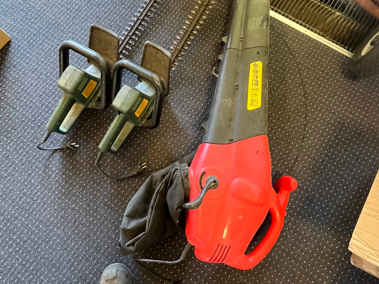Billede 3 - 2 stk. hækkeklipper BLACK & DECKER